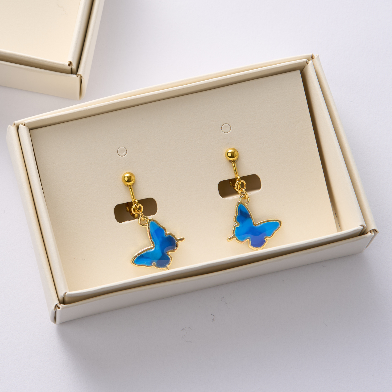 夢色の蝶ピアス(青)