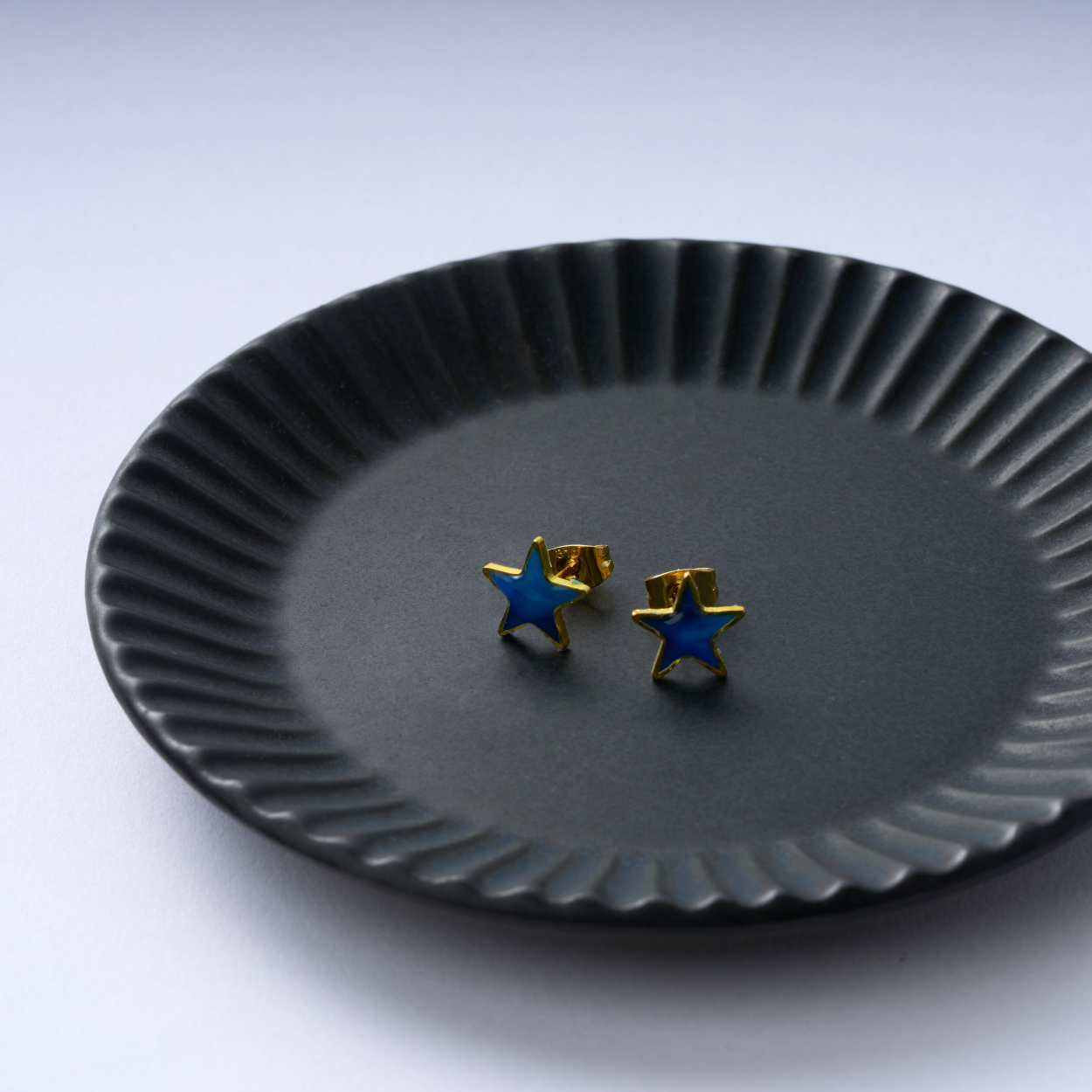 夕暮れの星ピアス(青)