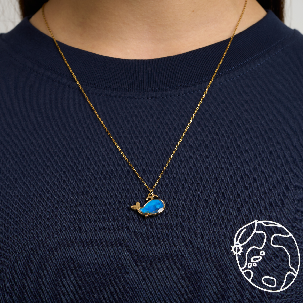 旅するクジラ ネックレス(青)